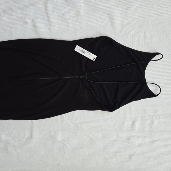 NWT Alice + Olivia Delora Black dress, size 8 (medium) - Picture 9 of 10